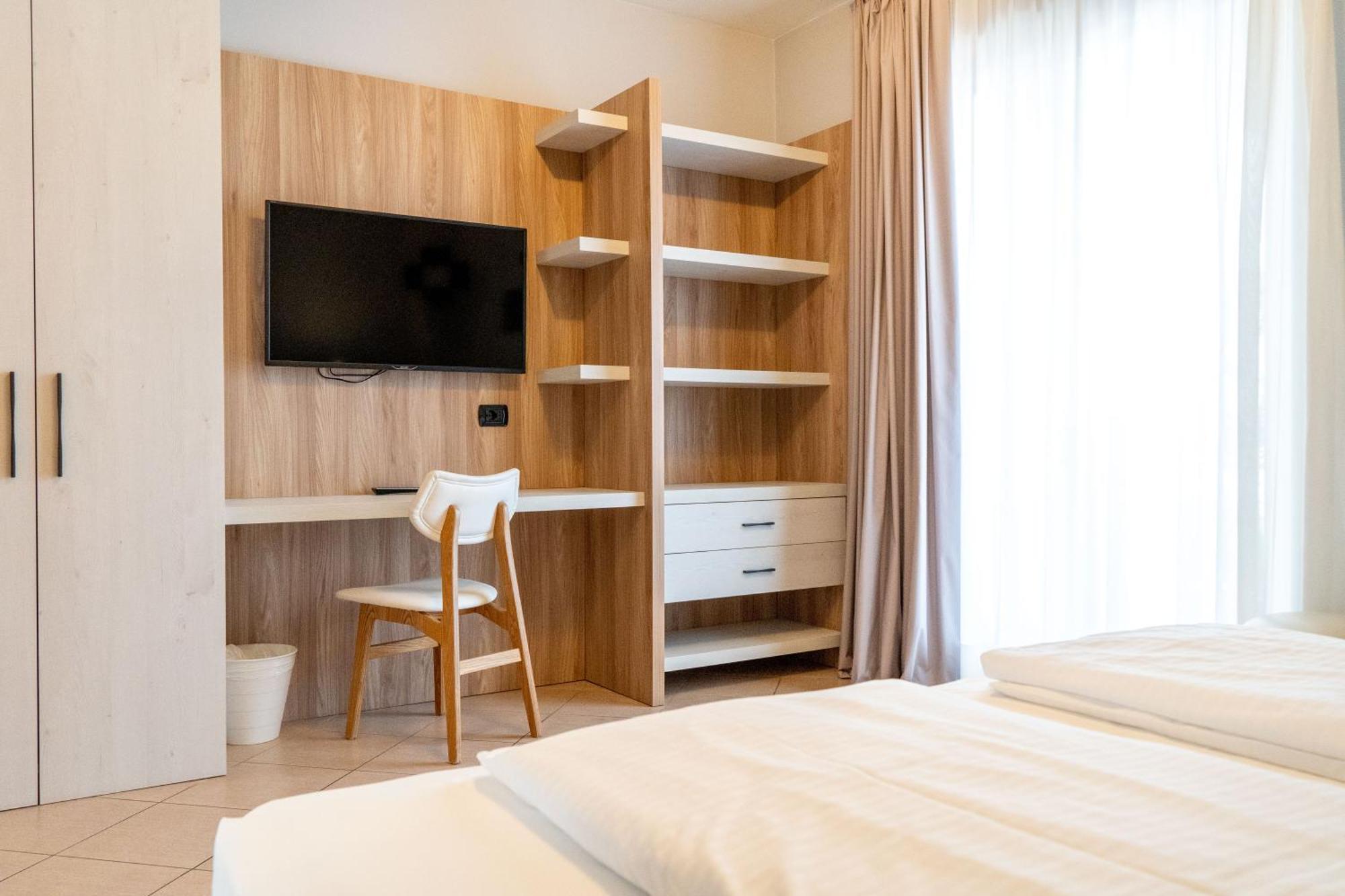 Hatelier Garda Home By Enjoy Garda Hotel Peschiera del Garda Extérieur photo